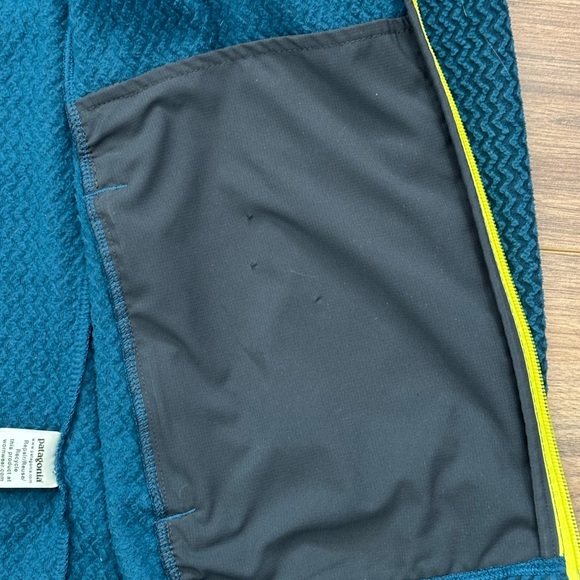 Patagonia R1 Air Full-Zip Hoody in CTRB - Crater Blue Size Medium - Picture 9 of 16